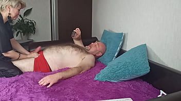 Reproducir ¡Mi esposa madura y tetona aimeeparadise me chupa la polla y salta sobre mi polla!