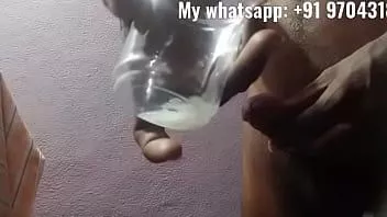 Riproduci Rajesh si masturba il cazzo e sputa sul cazzo e viene, parte 4. whatsapp 91 9704318763