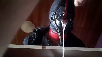 play Chupa mi polla perra. 10 minutos de garganta profunda encapuchada con enorme creampie oral