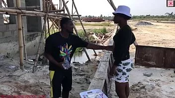 Abspielen Ich hatte Sex mit einem Beutelwasserverkäufer in einem Baugebäude in Lagos