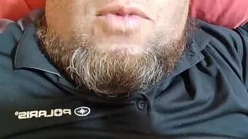 播放 戴绿帽子的故事（西班牙语）- 分享我的妻子同事