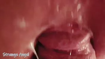 Odtwórz Krągły gejowski tyłek wypełniony gorącą spermą zbliżenie