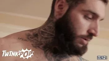 Reproducir El bombero tony d'angelo llega a un incidente de falsa alarma y theo brady ofrece su culo apretado para relajarlo - twinkpop