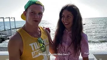 تشغيل الديوث يشاهد زوجته الفاسقة سخيف مع نائب الرئيس غريب وغريب في فم الديوث