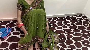 Afspelen Indiase hete stiefmoeder heeft hete seks met stiefzoon in de keuken! vader weet het niet, met duidelijke audio, Indiase desi stiefmoeder vuile praat in Hindi audio