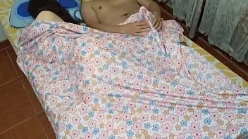 Putar Putri tiriku yang berbadan besar salah tidur dan membiarkan aku menidurinya sepanjang malam setelah pesta ibu tirinya
