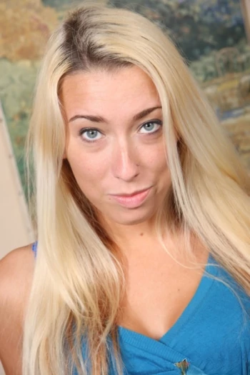 قناة Jessica Woods